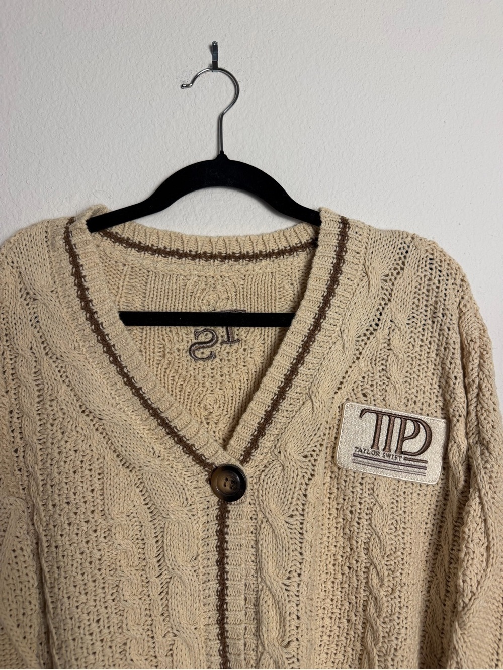 Taylor swift TayCoolla cardigan sweater tan Medium/ Large NEW WITH TAG - Picture 2 of 8